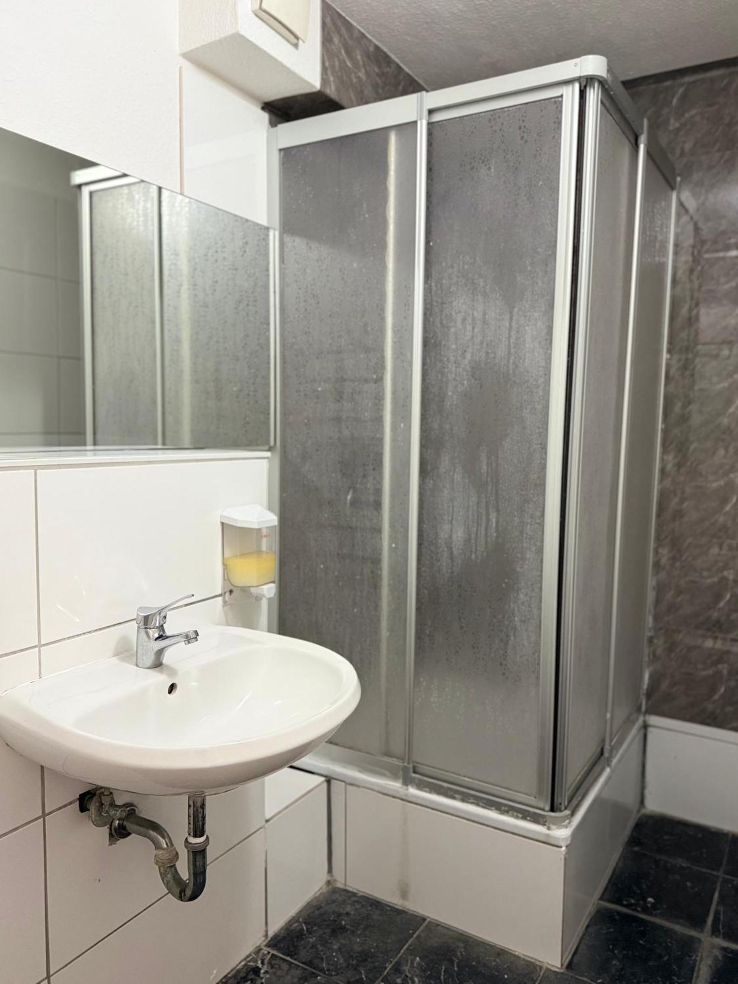 Hotel Garni Emir Köln Eksteriør bilde